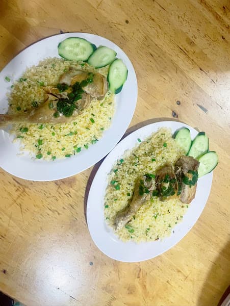 Hình ảnh Quán Cơm Chiên Gà Xối Mỡ , Hải Sản , Dương Châu , Gà Xé , Dưa Bò - 4