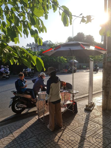 Hình ảnh Lạp Xưởng Nướng Đá Hà Khẩu Công Viên Bình Phú - 4