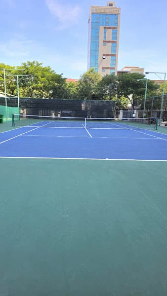 GOLDEN TENNIS CLUB