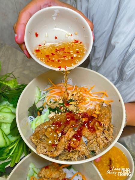 Hình ảnh Nem Nướng Hồng Vũ ( Nên đi từ hẻm 47 Huỳnh Thúc Kháng vào) - 2