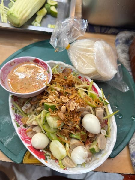 Chân gà sốt Thái, Tré trộn CẬU BA
