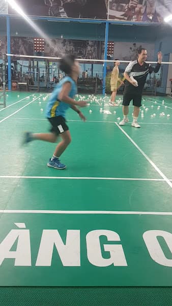Hình ảnh HOÀNG QUÂN SPORT (sân cầu lông, phòng gym và shop thể thao) - 2