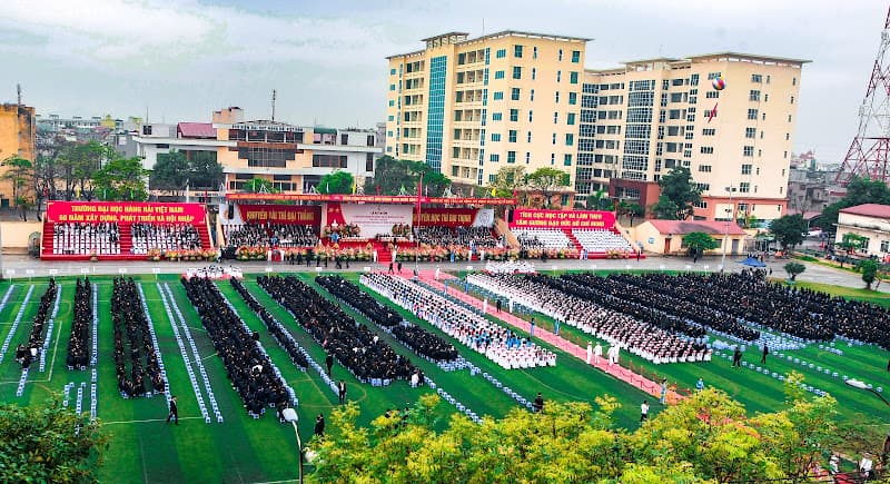 Hình ảnh Sân vận động trường Đại học Hàng hải - 3