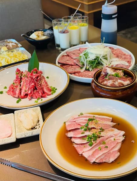 Hình ảnh SUMOGOYA Hoàng Đạo Thúy - 4