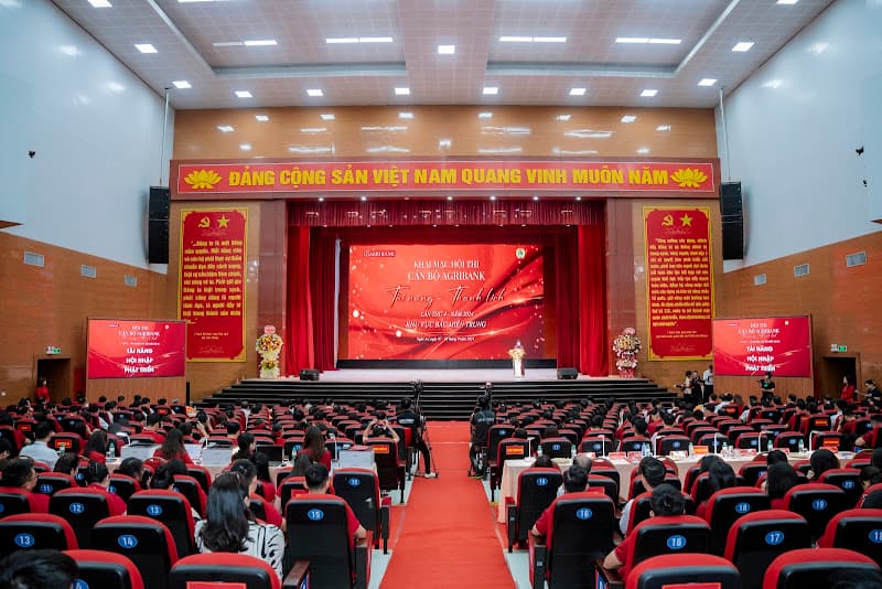 Ảnh bìa Nhà Văn hóa Lao động