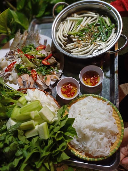 Hình ảnh Hoàng Gia quán - 2
