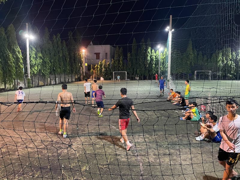 Hình ảnh SÂN BÓNG ĐÁ & TENNIS NGUYÊN KHANH - 5