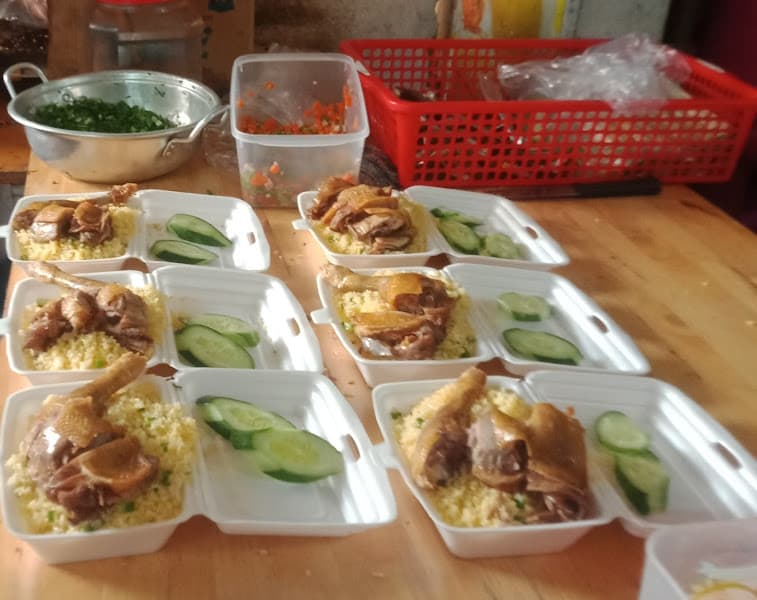 Hình ảnh Quán Cơm Chiên Gà Xối Mỡ , Hải Sản , Dương Châu , Gà Xé , Dưa Bò - 2