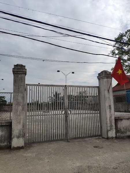 Hình ảnh Sân bóng Công Viên Nam Liên - Đối diện Nhà trọ TuNa thoáng mát - 2