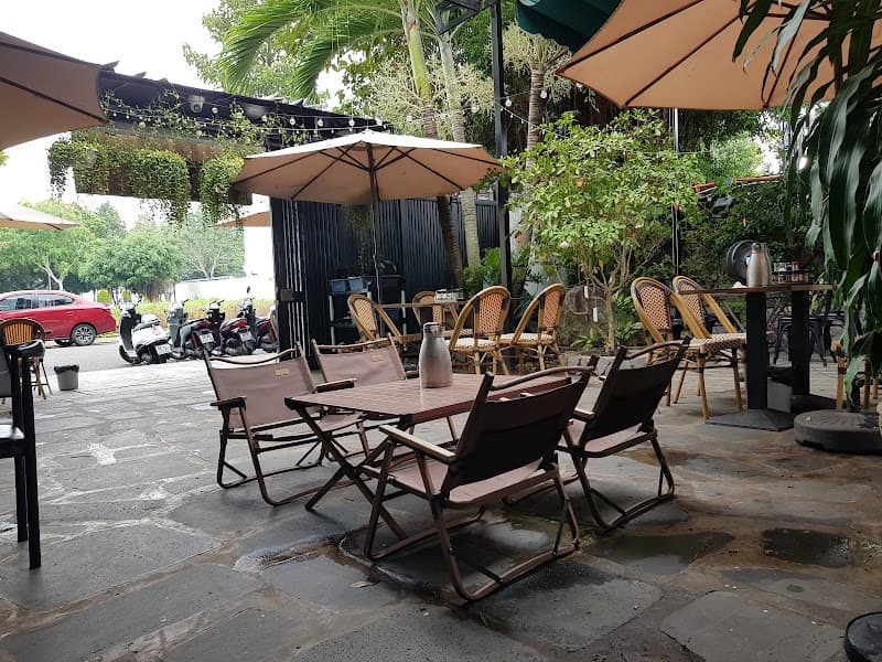 Hình ảnh Quán ăn Coffee Nhà Mộc - 4
