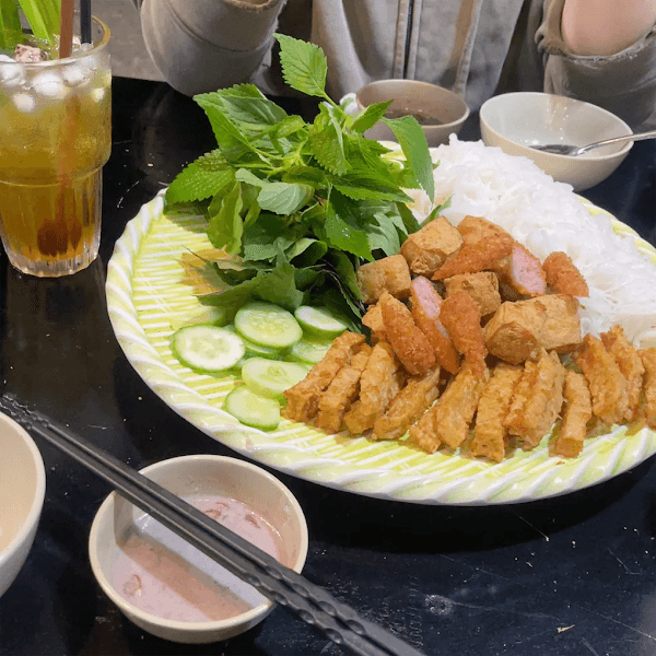 Ảnh bìa Bún Đậu Ba Chị Em