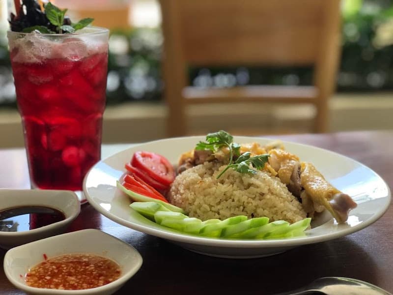 Hình ảnh Cơm Gà Xối Mỡ Cô Hoài - 2