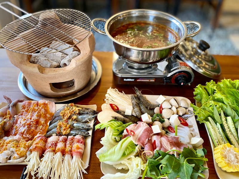 Hình ảnh Cơm gà Sâu Bơ - 3