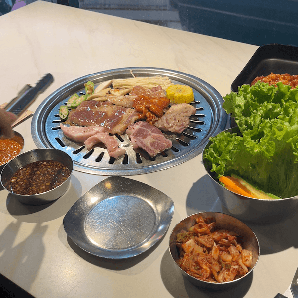 Hình ảnh MEAT & MEET - 5