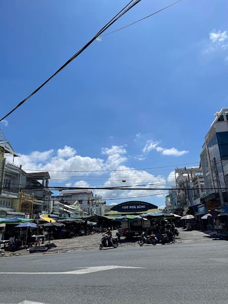 Hình ảnh Hoa Tươi Và Trái Cây Tươi Nhà Bàng - 9