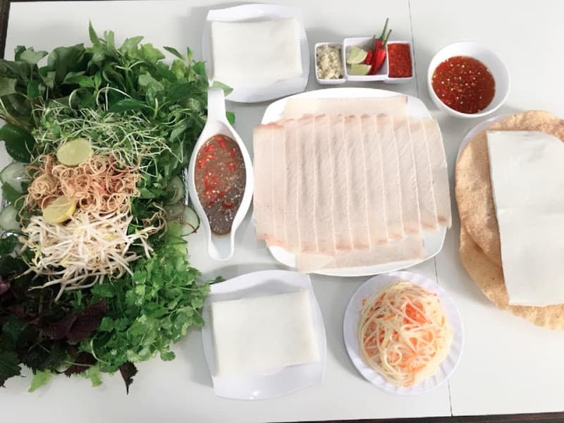 Hình ảnh Bánh tráng cuốn thịt heo - Phúc Ân Đông Hà - 2
