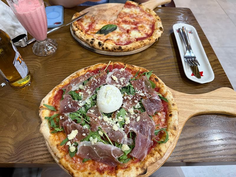 Hình ảnh Little Italy Pizza - 1 - 4