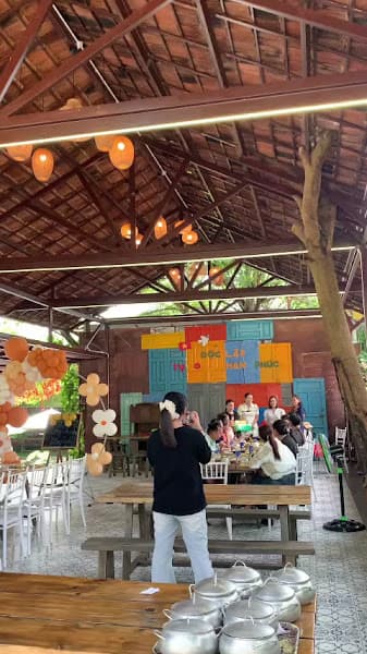 Hình ảnh BeeZone Coffee-Royaltea, Ẩm Thực Sân Vườn, Khu Vui Chơi Kid, &Homestay - 5