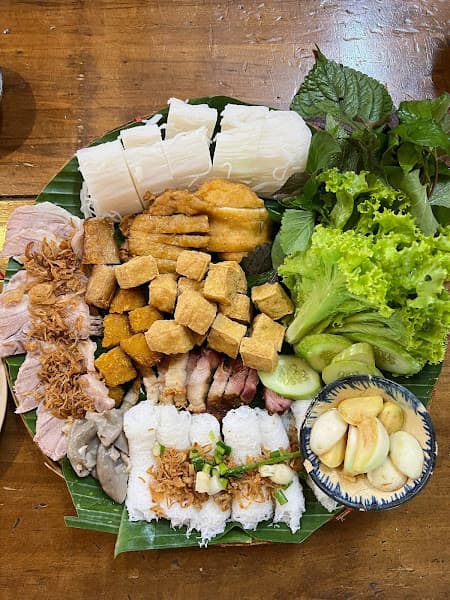 Bún đậu mắm tôm Pé Lù - Chi Nhánh 4