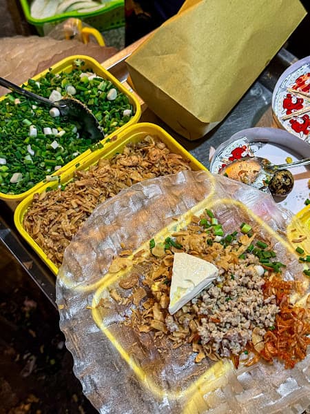 Hình ảnh Banh Trang Nuong Hai Chi Em Binh Dan - 3