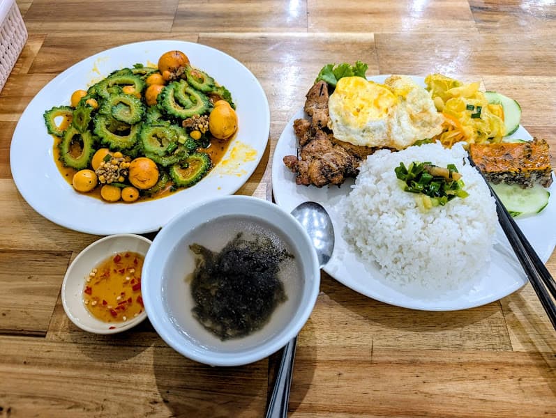 cơm tấm vincom