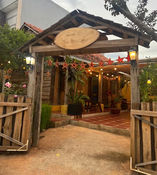 Ảnh bìa Tiệm Cơm Căn Nhà Gỗ