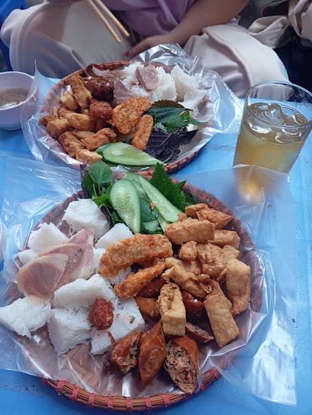 Ảnh bìa BÚN ĐẬU MẸT GIẢ CẦY