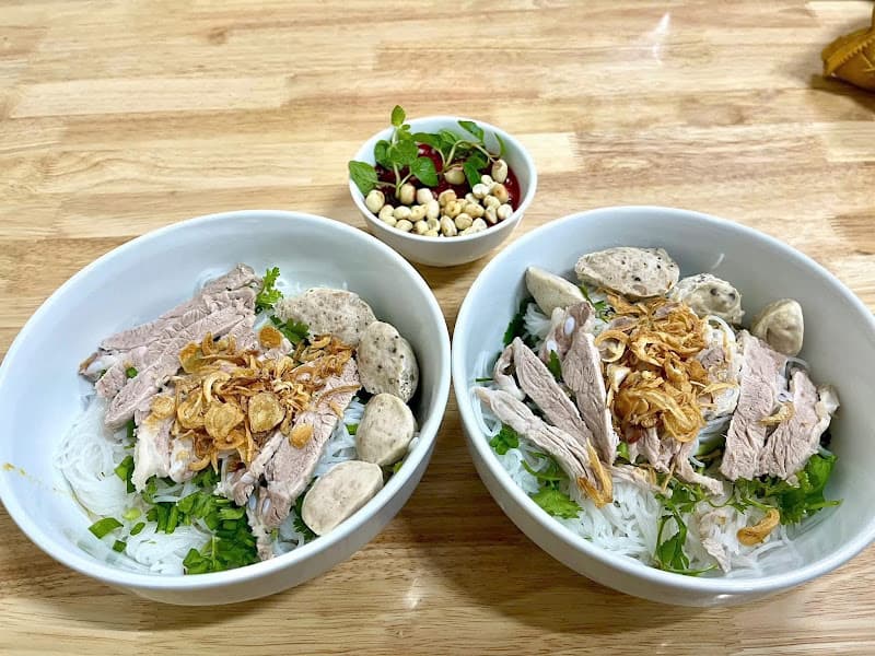 Hình ảnh Bún Cường cảnh quán ( tiết canh dê, cháo lòng, bún đậu mắm tôm) - 3