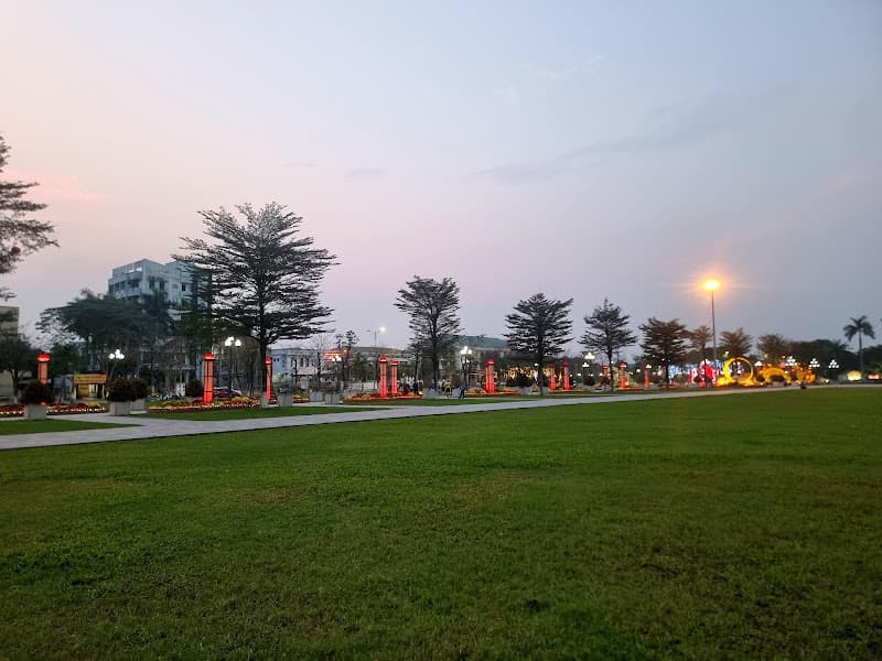 Quảng Trường Thành Sen