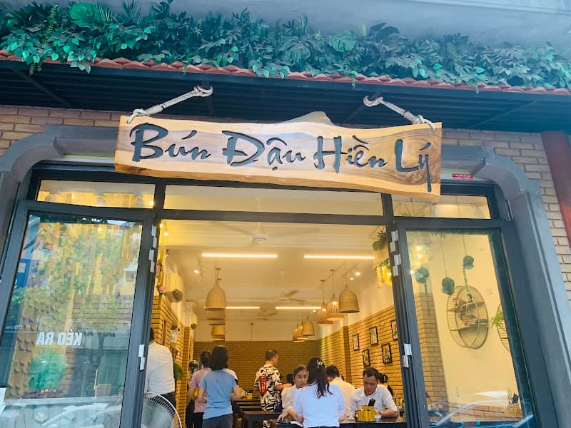 Quán Bún Đậu Hiền Lý