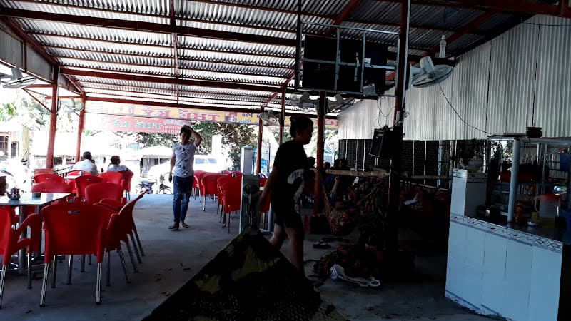 Hình ảnh Hoa Tươi Và Trái Cây Tươi Nhà Bàng - 7