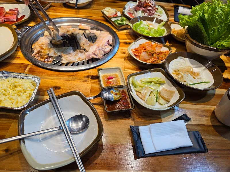 Hình ảnh GoGi House - 2