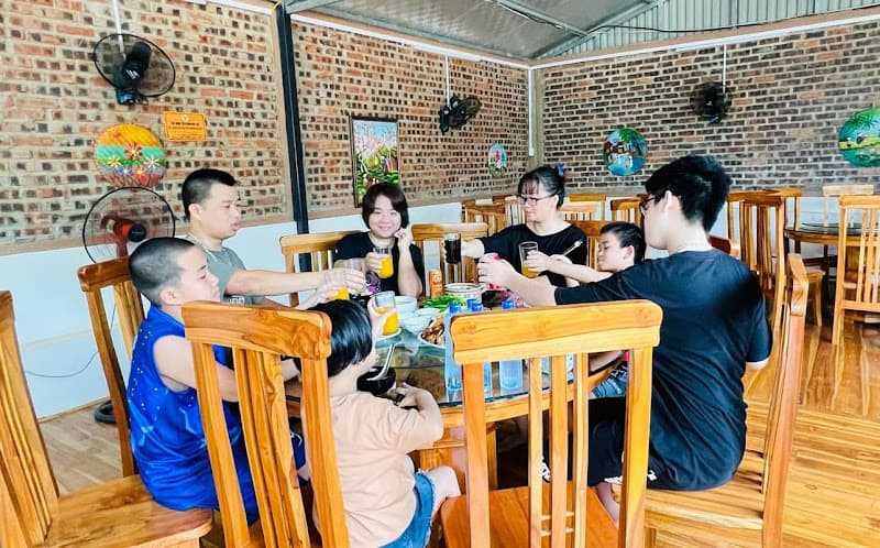 Nhà Hàng Trúc Hà