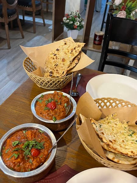 Hình ảnh Aalishan Indian & Vegetarian Restaurant - 3