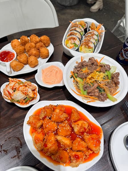 Tiệm Nhà Niu