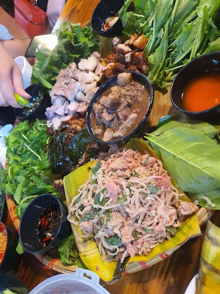 Hình ảnh Nhà Hàng Hoa Ban Lợn Bản - 2