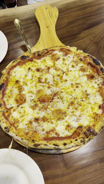 Hình ảnh Little Italy Pizza - 2 - 3