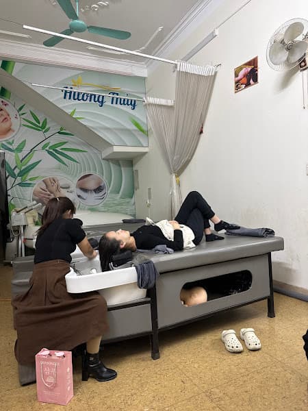 Hình ảnh Hương Thuỷ Beauty & Gội Đầu Lá Sả - 5