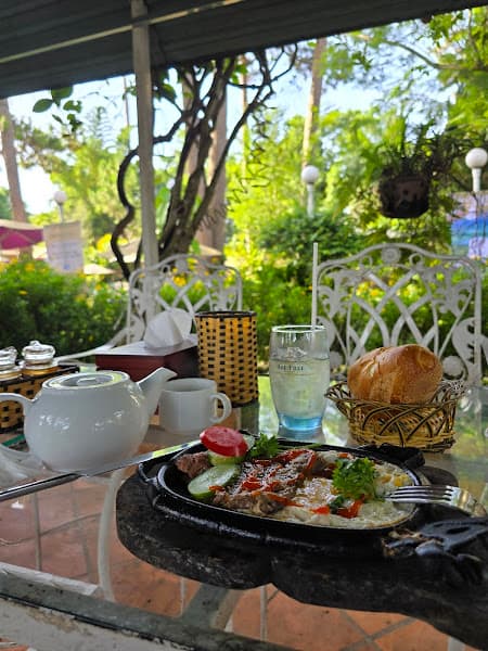 Hình ảnh Hoa Violet Cafe Restaurant - 2