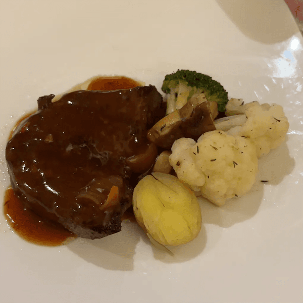 Hình ảnh Bonjour Bistro & Cafe - 5