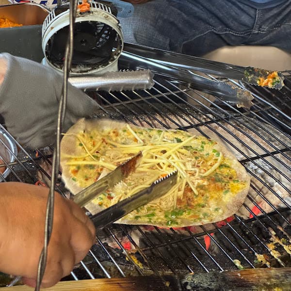 Hình ảnh Bánh tráng nướng Cô Mai Nhà Chung - 2