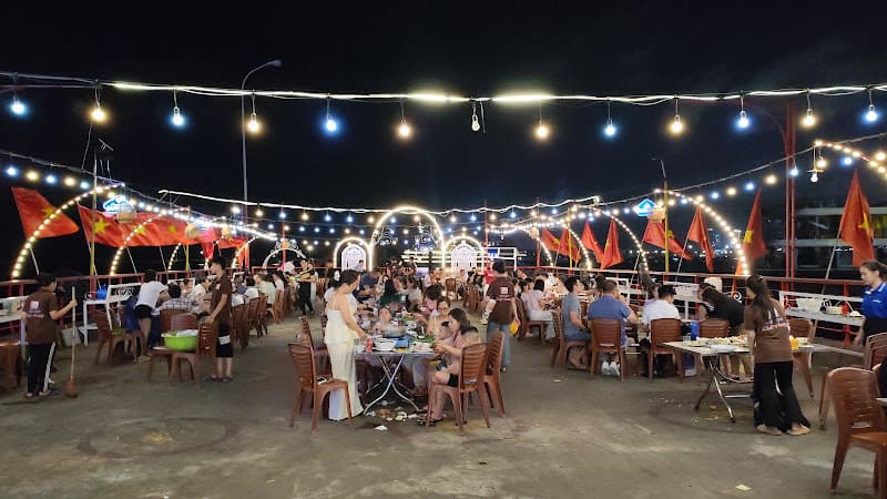 Hình ảnh Nhà Hàng Khải Hương 2 - Sân Bia, Hải Sản & Lẩu Nướng View Biển - 3
