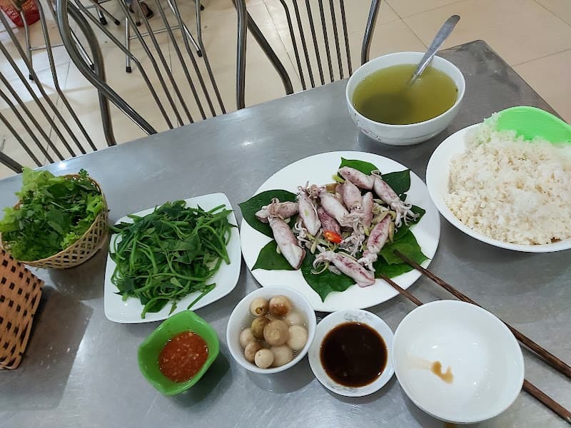 Hình ảnh nhà hàng hồng vân ga yên lý - 3