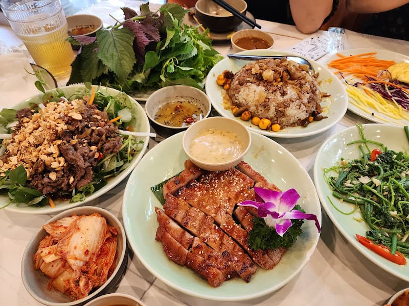 Hình ảnh Bánh Tráng Thịt Heo Giang Mỹ Cơ Sở 4 - 5
