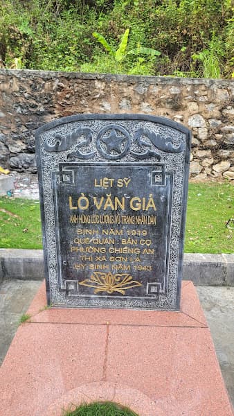 Hình ảnh Nghĩa trang Liệt sỹ Nhà Tù Sơn La - 3