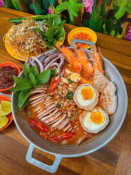 Hình ảnh Khun Thái - SAWADEE CN 3 - 2