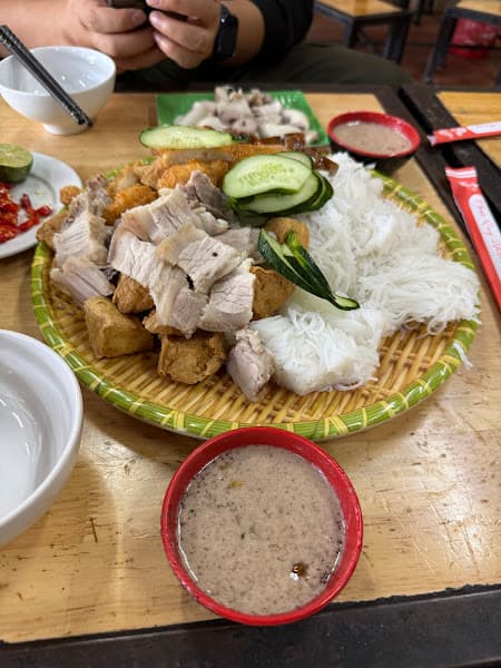 Hình ảnh bún đậu ven hồ - 2