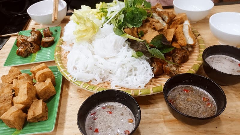 Hình ảnh bún đậu ven hồ - 3