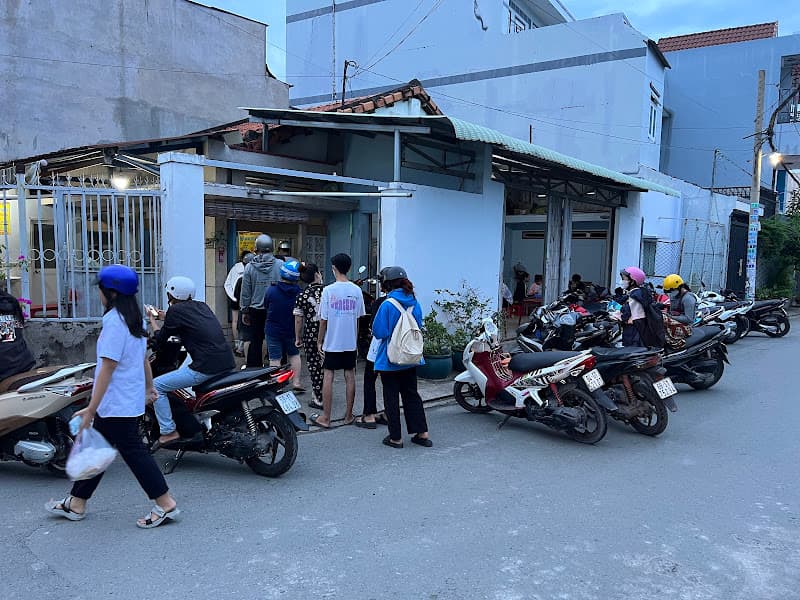 Hình ảnh Bánh tráng trộn mỡ hành Cô Hạnh - 3
