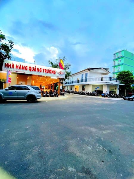 Hình ảnh Nhà Hàng Quảng Trường - 2